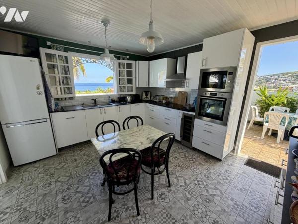 SAINT GILLES LES BAINS VILLA D'EXCEPTION A LA VUE IMPRENABLE