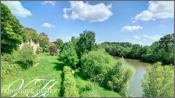 Maison de Maître édifiée sur les bords de la Sarthe avec ses fours à chaux