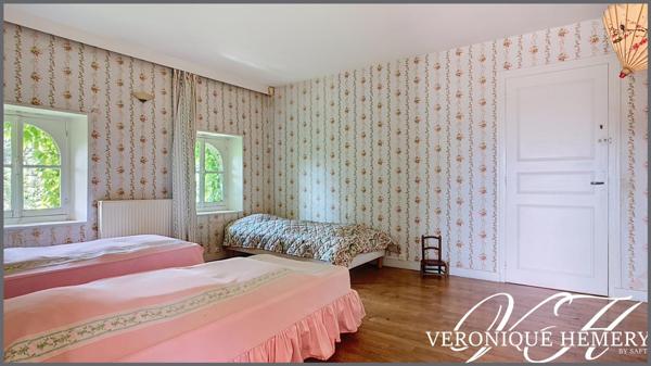 Maison de Maître édifiée sur les bords de la Sarthe avec ses fours à chaux