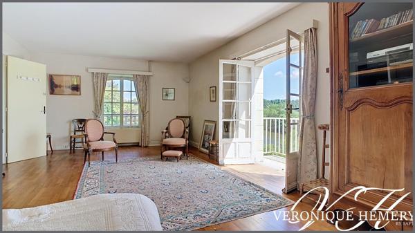 Maison de Maître édifiée sur les bords de la Sarthe avec ses fours à chaux