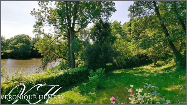 Maison de Maître édifiée sur les bords de la Sarthe avec ses fours à chaux
