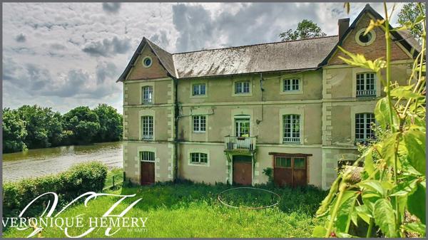 Maison de Maître édifiée sur les bords de la Sarthe avec ses fours à chaux