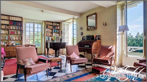 Maison de Maître édifiée sur les bords de la Sarthe avec ses fours à chaux