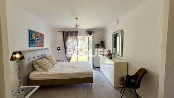 Grande maison vue mer, colline, piscine et fort potentiel locatif