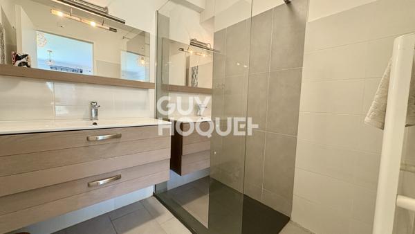 Grande maison vue mer, colline, piscine et fort potentiel locatif