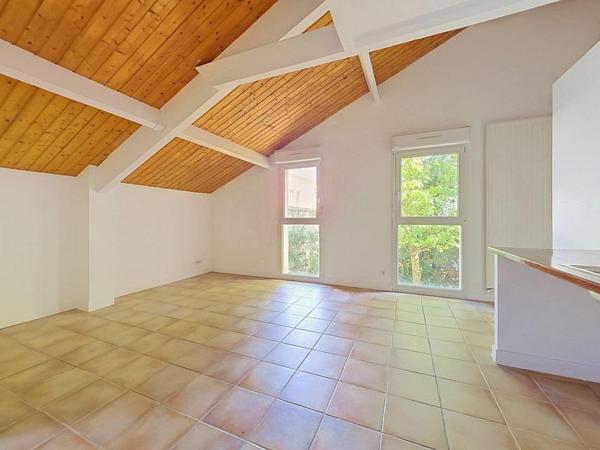 MAISON LOFT 5 CHAMBRES JARDIN GARAGE