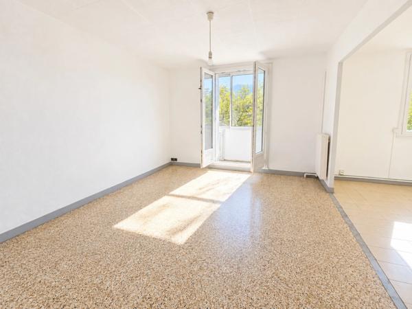 Appartement à vendre 4 pièces MARSEILLE 10EME ARRONDISSEMENT Saint Tronc