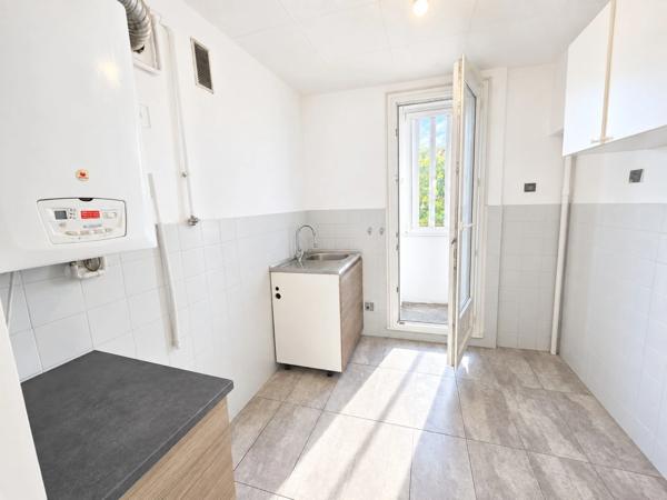 Appartement à vendre 4 pièces MARSEILLE 10EME ARRONDISSEMENT Saint Tronc