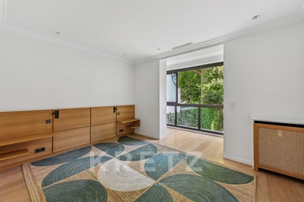 Triplex 370 m2 avec double jardin face au Bois de Boulogne