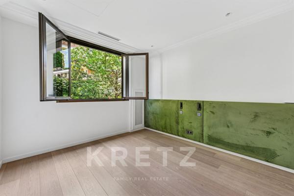 Triplex 370 m2 avec double jardin face au Bois de Boulogne