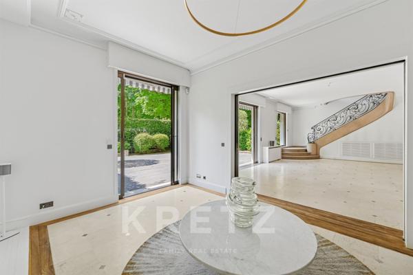 Triplex 370 m2 avec double jardin face au Bois de Boulogne