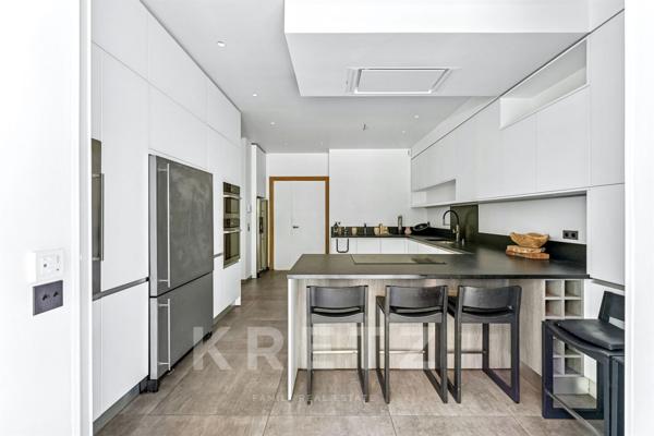 Triplex 370 m2 avec double jardin face au Bois de Boulogne