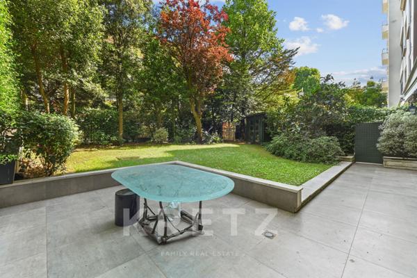Triplex 370 m2 avec double jardin face au Bois de Boulogne