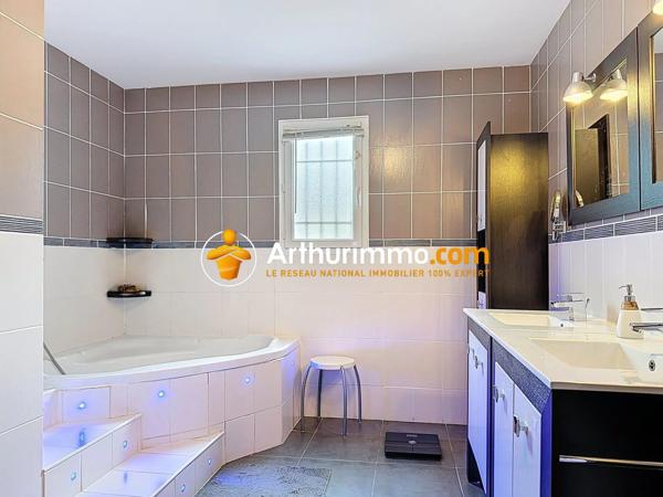 Vente Maison 6 pièces 197 m2 à La Tour-du-Pin