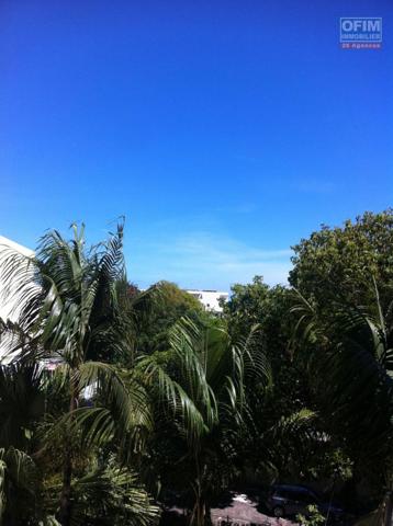 A Vendre ce beau F2 sur la résidence Citronnelle à Sainte Clotilde centre ville. INVESTISSEUR