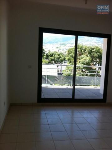 A Vendre ce beau F2 sur la résidence Citronnelle à Sainte Clotilde centre ville. INVESTISSEUR