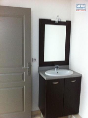 A Vendre ce beau F2 sur la résidence Citronnelle à Sainte Clotilde centre ville. INVESTISSEUR