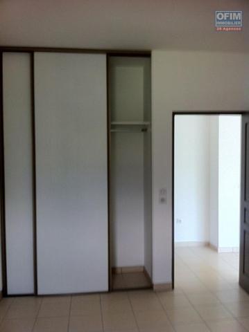 A Vendre ce beau F2 sur la résidence Citronnelle à Sainte Clotilde centre ville. INVESTISSEUR