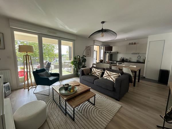 T3 SAINT-HERBLAIN BOURG - grand balcon - 2 places de stationnements