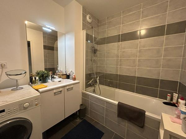 T3 SAINT-HERBLAIN BOURG - grand balcon - 2 places de stationnements