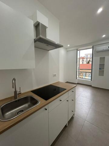 CARRE D'OR - BUFFA / Studio meublé rénové 15 m2 climatisé