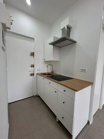 CARRE D'OR - BUFFA / Studio meublé rénové 15 m2 climatisé