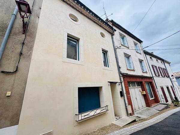 Maison rénovée proche CARCASSONNE avec extérieur