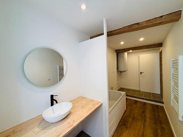 Maison rénovée proche CARCASSONNE avec extérieur