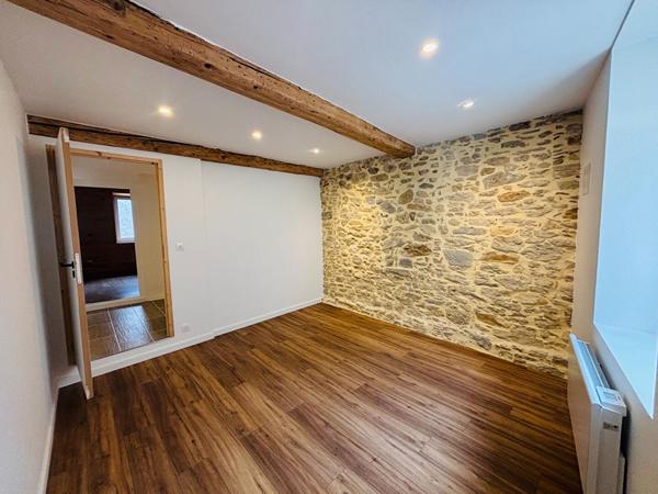 Maison rénovée proche CARCASSONNE avec extérieur
