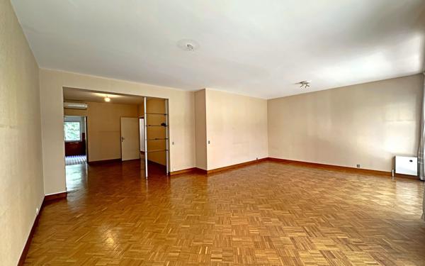 Appartement à vendre    4 pièces • 105,03 m2 Marseille 8