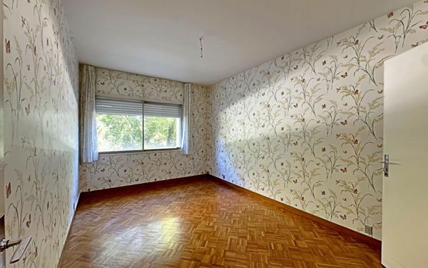 Appartement à vendre    4 pièces • 105,03 m2 Marseille 8