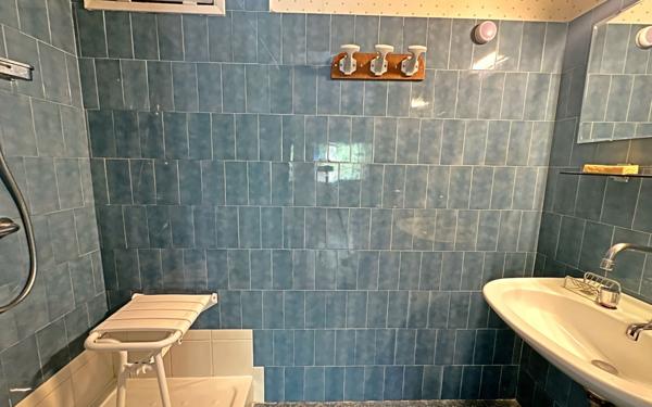 Appartement à vendre    4 pièces • 105,03 m2 Marseille 8