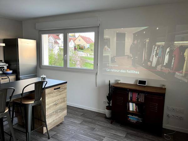 Appartement T2 BESANCON Standing avec terrasse. Vendu loué et meublé.