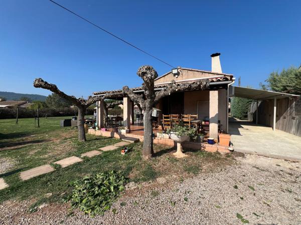 Très beau terrain plat, villa prête à vivre