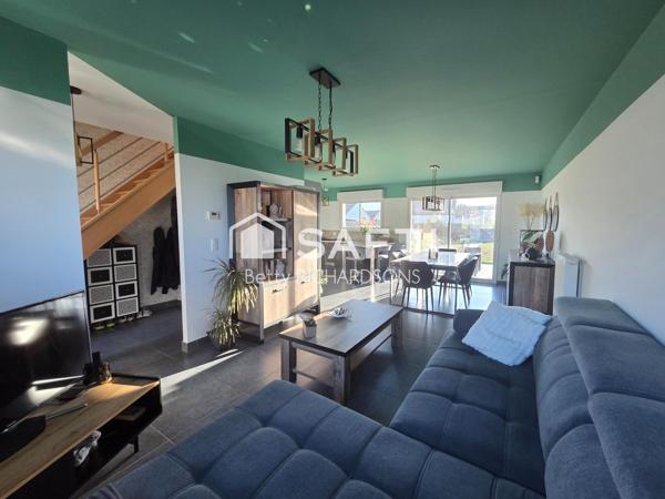 Maison Cubique de 4 chambres. On pose ses meubles.