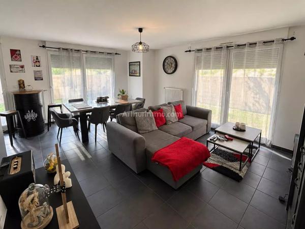 Vente                                                      Appartement
                        
                     3 pièces                      69 m2                     à Colmar