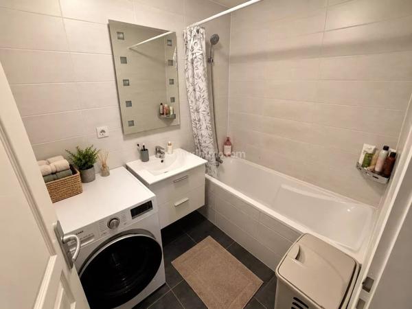 Vente                                                      Appartement
                        
                     3 pièces                      69 m2                     à Colmar