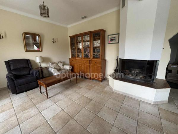 Maison à FONTVIEILLE de plain pied proche centre ville