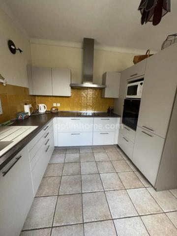 Maison à FONTVIEILLE de plain pied proche centre ville