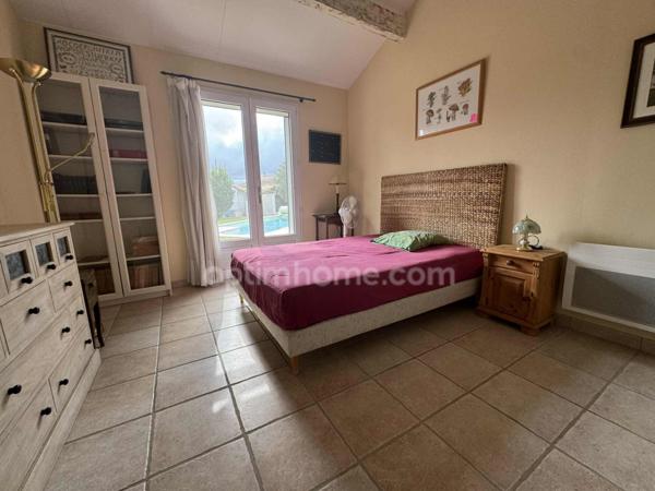 Maison à FONTVIEILLE de plain pied proche centre ville