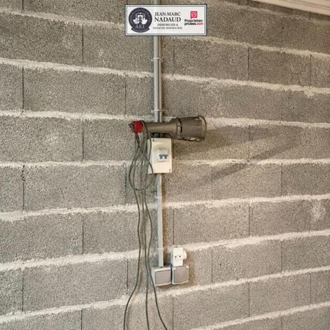 SAINT-RAPHAËL Ilôt Marine - GRAND GARAGE 19,5 M² env. - ELECTRIFIE- FACILE D'ACCÈS