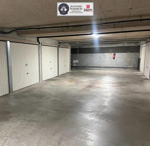 SAINT-RAPHAËL Ilôt Marine - GRAND GARAGE 19,5 M² env. - ELECTRIFIE- FACILE D'ACCÈS