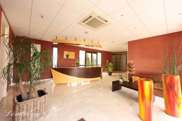 A VENDRE – Ensemble tertiaire prestations haut de gamme de plus 2 000 m² sur 9 000 m² – Niort 