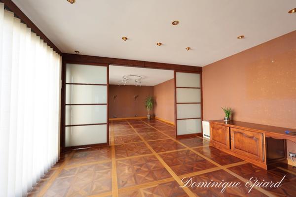 A VENDRE – Ensemble tertiaire prestations haut de gamme de plus 2 000 m² sur 9 000 m² – Niort 