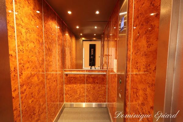 A VENDRE – Ensemble tertiaire prestations haut de gamme de plus 2 000 m² sur 9 000 m² – Niort 