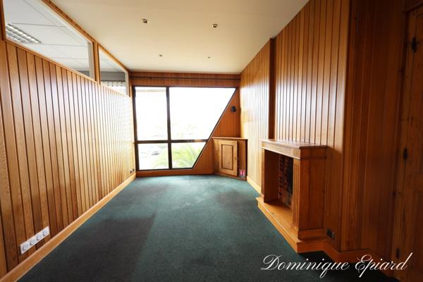 A VENDRE – Ensemble tertiaire prestations haut de gamme de plus 2 000 m² sur 9 000 m² – Niort 