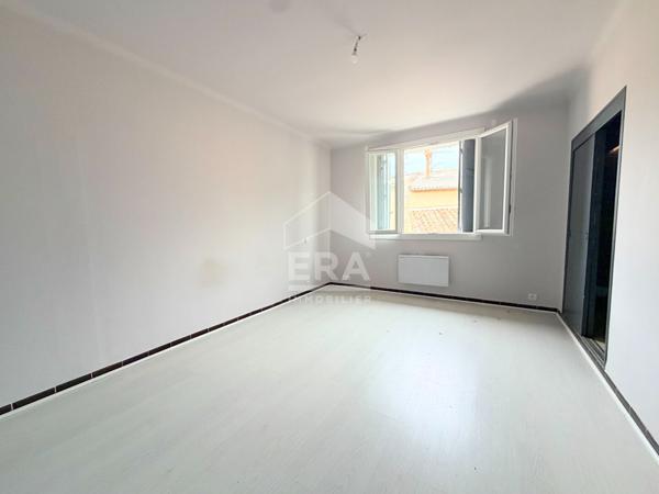 A LOUER 13610 LE PUY STE REPARADE MAISON DE VILLAGE TYPE 4 PIECES D'ENVIRON 95M²