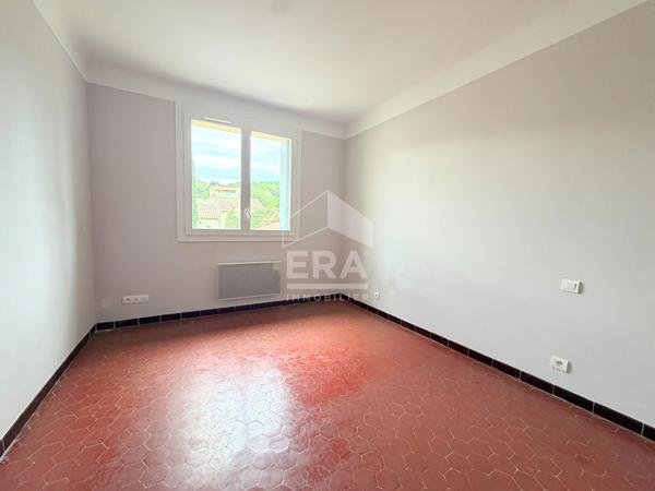A LOUER 13610 LE PUY STE REPARADE MAISON DE VILLAGE TYPE 4 PIECES D'ENVIRON 95M²