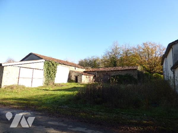 MAISON DE CAMPAGNE A RÉNOVER - CERIZAY