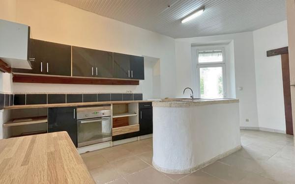 Maison à vendre    5 pièces • 126 m2 Saint-Sulpice-Laurière